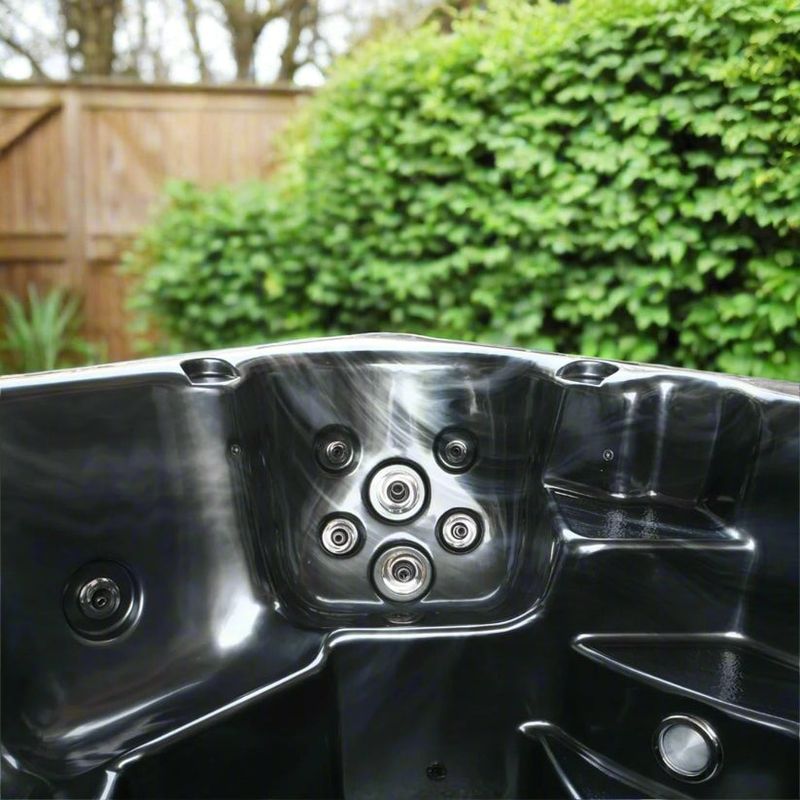 H2O Tubs 2500 Series Premium Hot Tub Close Up Corner Jets