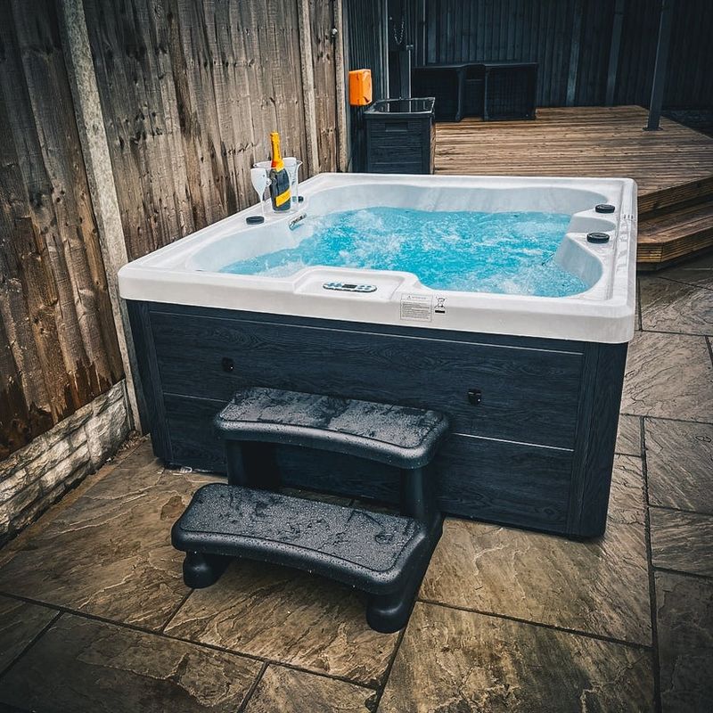 H2O Tubs 13A Plug and Play Pure Bliss Hot Tub Customer Photo Front View 2